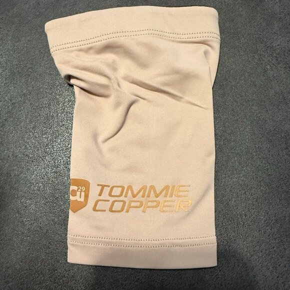 Tommie Copper Vitality Elbow Sleeves 2-Pack Tan Medium Compression Support NWT - Picture 1 of 4